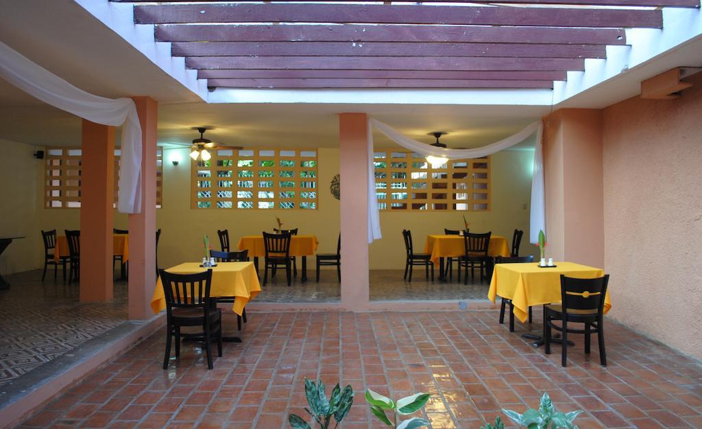 Hotel Imperial Cap-Haïtien エクステリア 写真