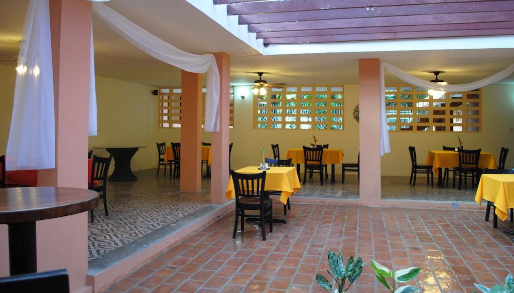 Hotel Imperial Cap-Haïtien エクステリア 写真