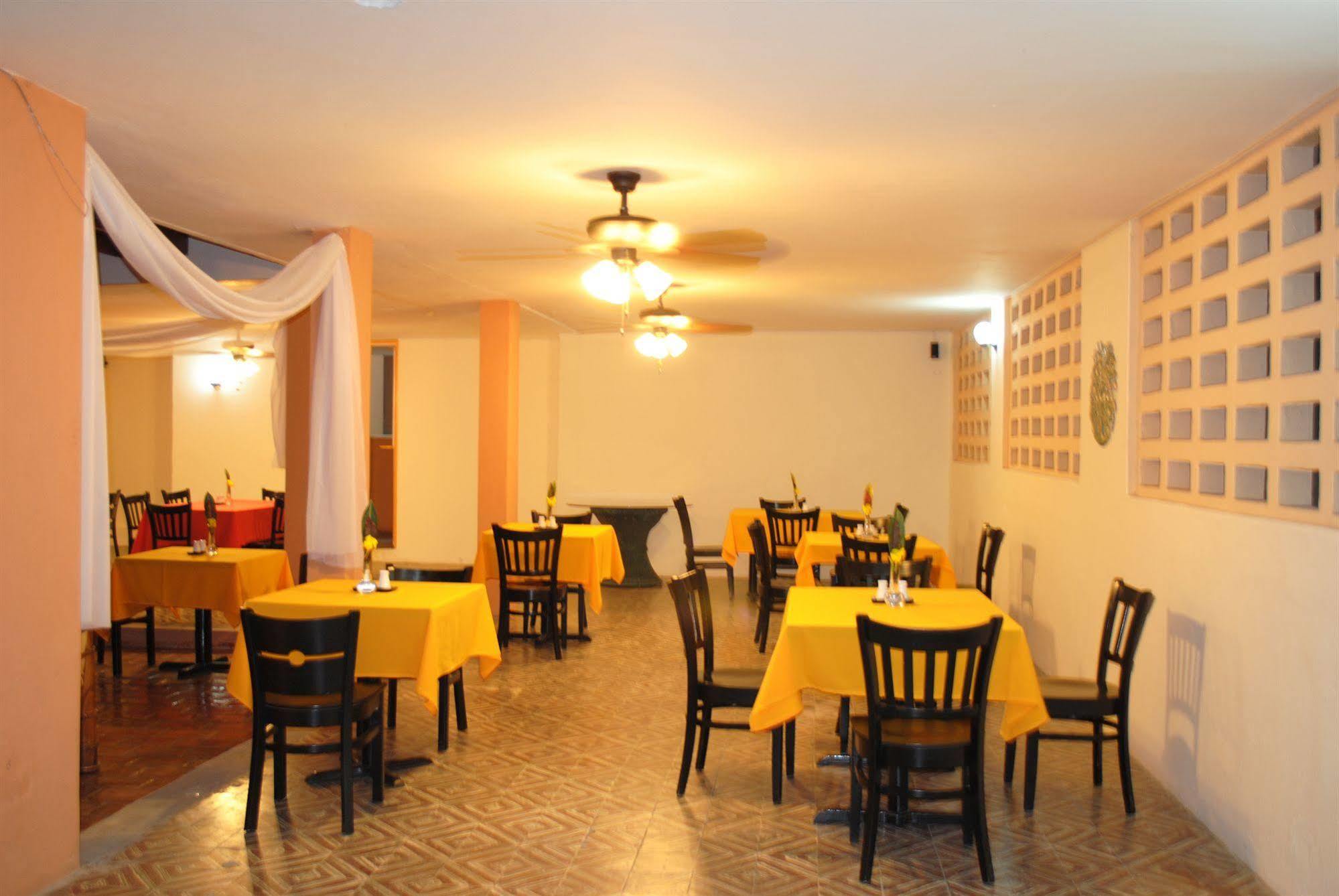 Hotel Imperial Cap-Haïtien エクステリア 写真