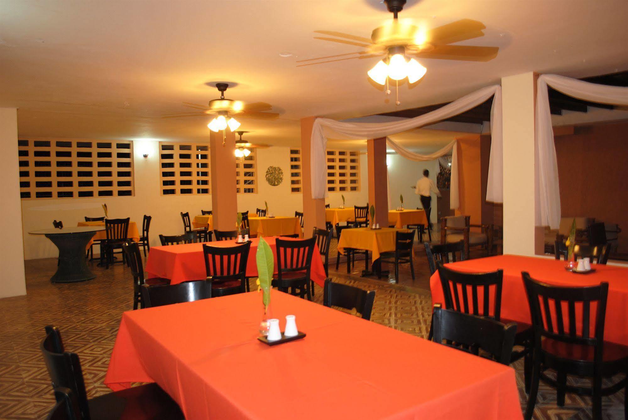 Hotel Imperial Cap-Haïtien エクステリア 写真