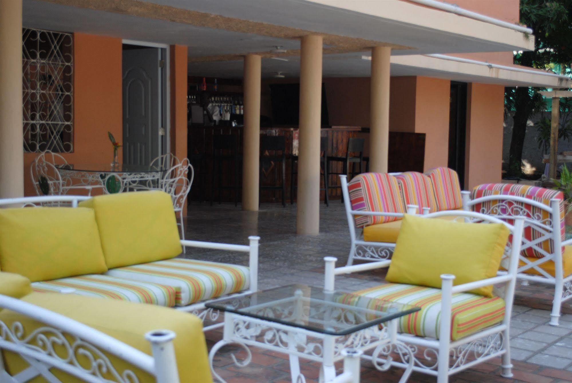 Hotel Imperial Cap-Haïtien エクステリア 写真